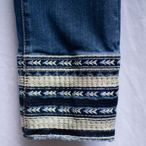 Driftwood  Colette Jeans Womens 28 Cropped Embroidered Bottom Blue Stretch Boho - Picture 3 of 10